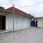 Reddoorz Near Sleman City Hall 3