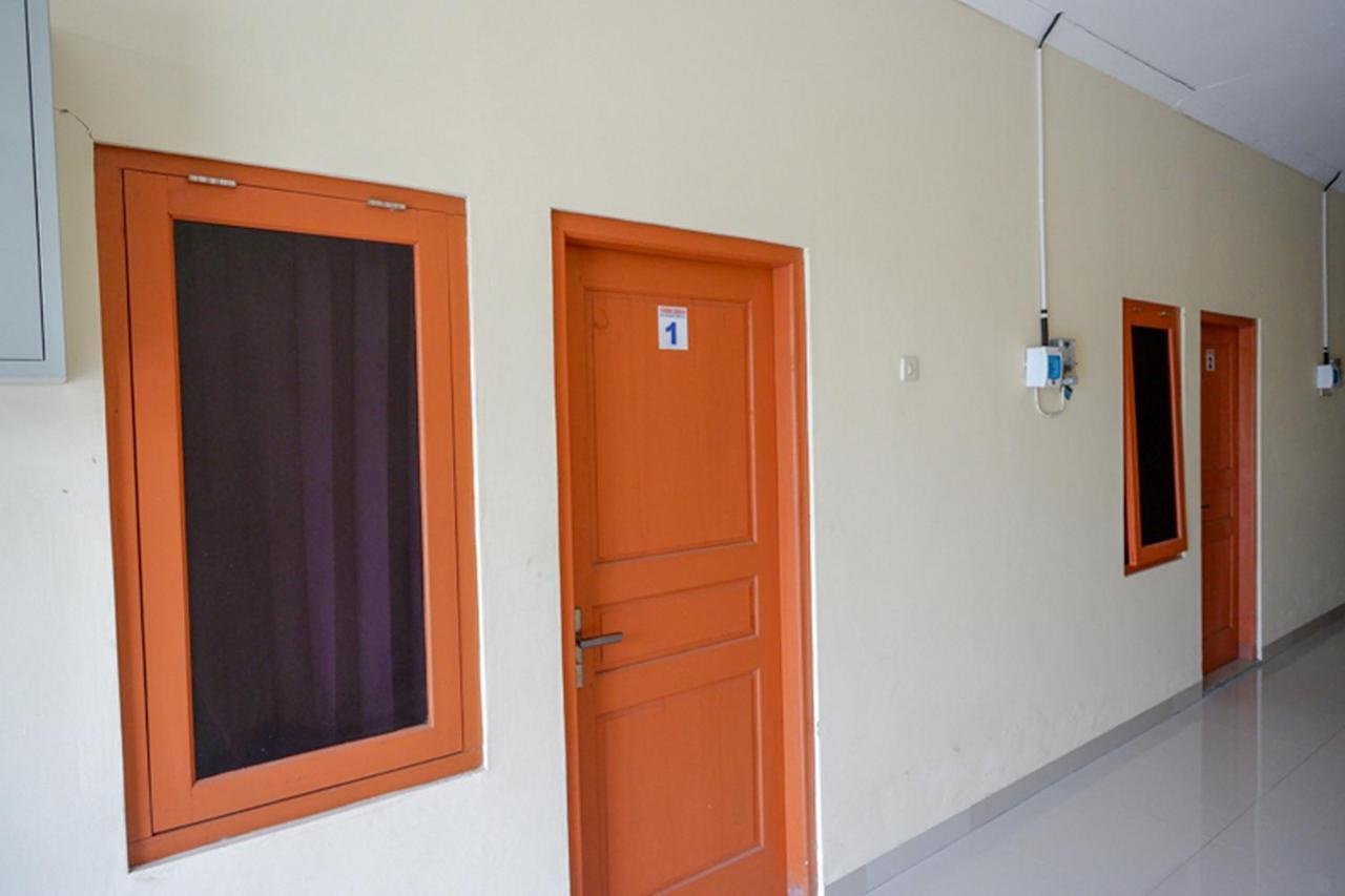 Hotel Reddoorz Near Sleman Hall 3 2*